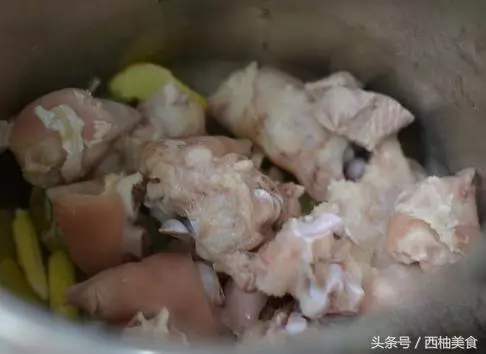 紅燒豬蹄怎麼做又香又嫩又不膩?最全配方來了,兩個豬蹄你夠吃嗎