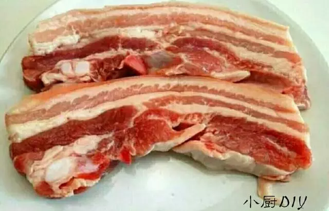 五花肉最新做法，不加入一滴水，比叉燒肉還香，連吃1個月都不膩
