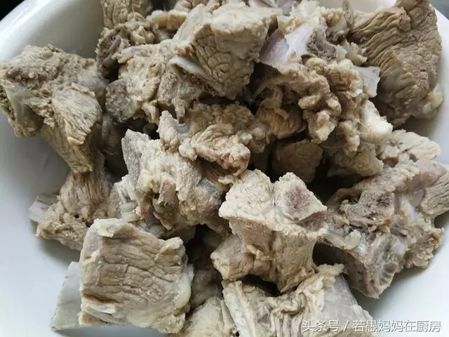 排骨湯這樣燉,味道鮮美無腥味,清爽不油膩,每次燉一鍋都不夠吃