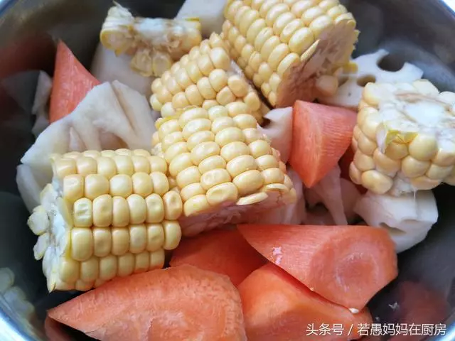 排骨湯這樣燉,味道鮮美無腥味,清爽不油膩,每次燉一鍋都不夠吃