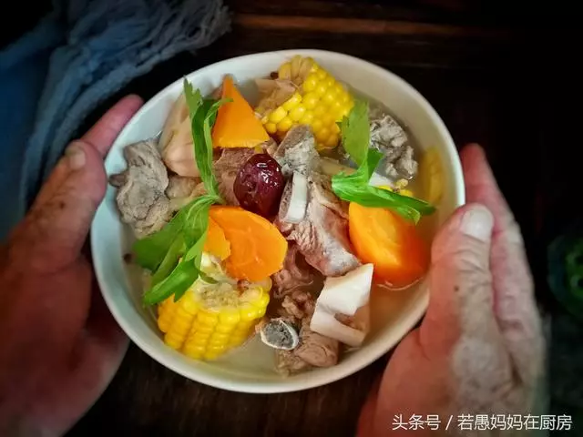 排骨湯這樣燉,味道鮮美無腥味,清爽不油膩,每次燉一鍋都不夠吃