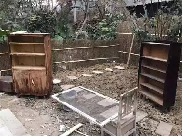 90後文青男僅花1萬4爆改出租房,後續又花1個半月的時間改造破院,成品讓人嘖嘖稱奇!