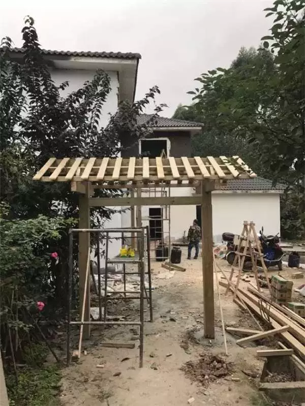 90後文青男僅花1萬4爆改出租房,後續又花1個半月的時間改造破院,成品讓人嘖嘖稱奇!