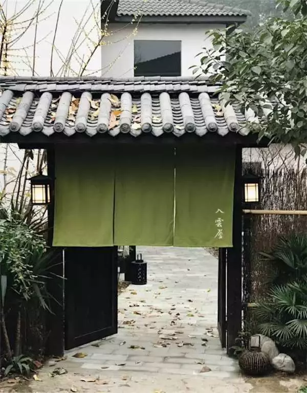 90後文青男僅花1萬4爆改出租房,後續又花1個半月的時間改造破院,成品讓人嘖嘖稱奇!