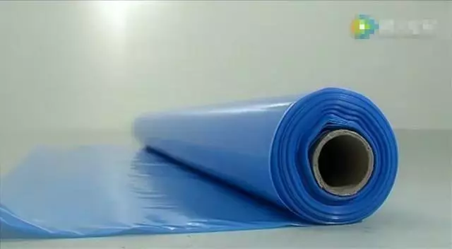 看到德國人怎麼鋪地板的,難以想像我家的地板下面有多髒!