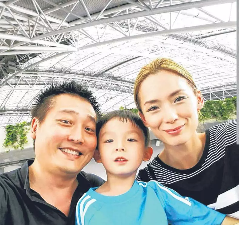 曾風靡中國的新加坡女星破產,被渣男騙走8000萬,如今瘦成皮包骨