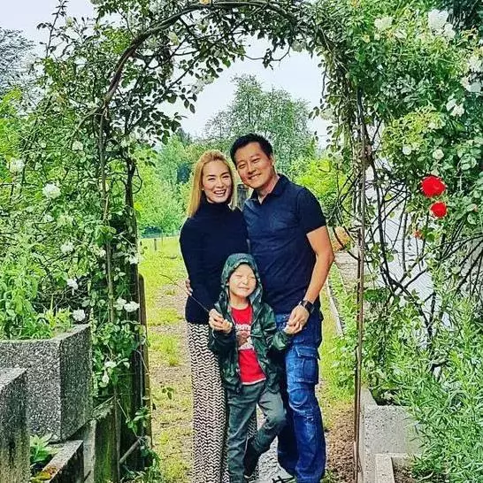 曾風靡中國的新加坡女星破產,被渣男騙走8000萬,如今瘦成皮包骨