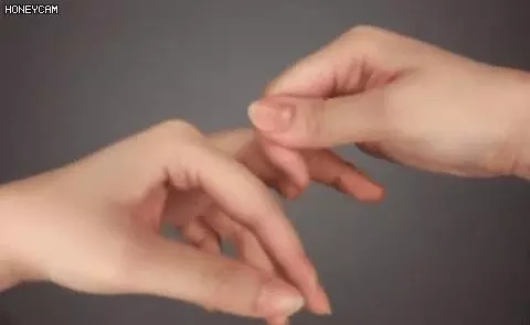 每天按按手的這裡,頸椎病好了、便秘好了、眼神好了、皮膚也好了,快快學起來