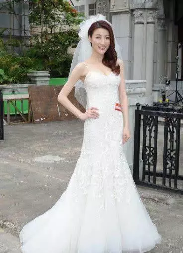 她結婚三年沒有生下一兒半女,如今被傳生一個孩子獎勵一個億!