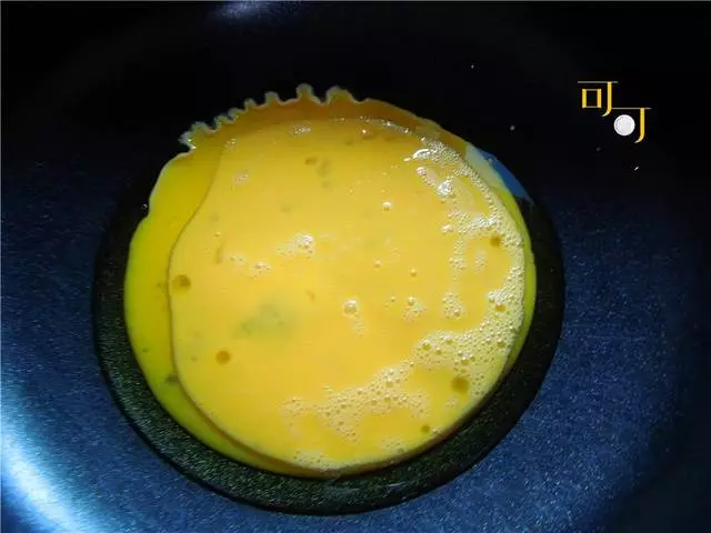夏天這一碗懶人醬,4個雞蛋2種醬,只要5分鐘,拌飯拌面一醬搞定!