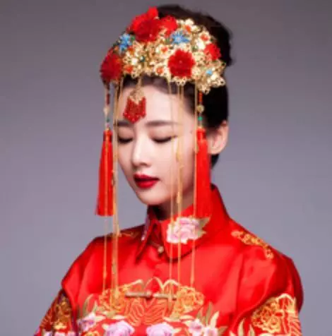 心理測試:4套古裝鳳冠選一套,測你有多好命?