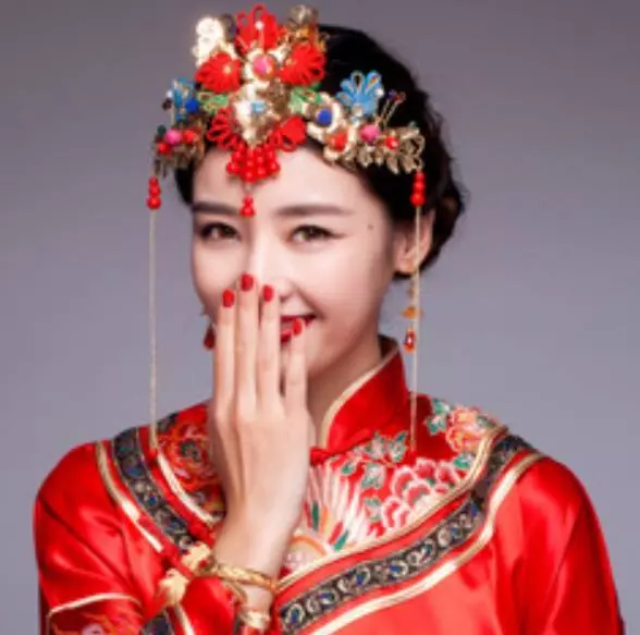 心理測試:4套古裝鳳冠選一套,測你有多好命?