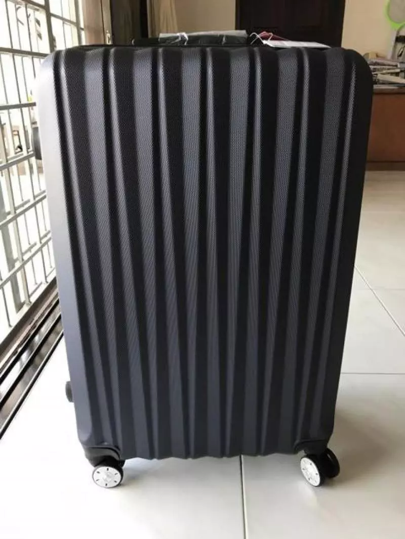 不只設計精美,還品質優良,而且很耐用的行李箱只需RM70!經常出國或出差的朋友快收藏!
