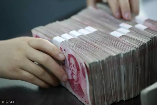 小舅子買房借我十九萬,還錢時還十萬,後來我才懂他為啥借十九萬