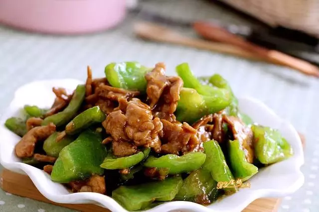 這種蔬菜果肉厚實還爽脆,炒肉吃真是一絕!