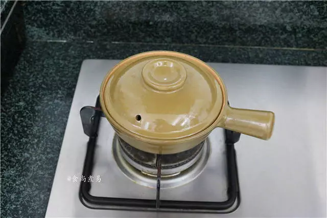 居家過日子或單身的朋友,學會做這鍋米飯,不用總是到外面去吃快餐,健康、實惠,關鍵還好吃!