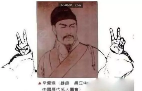 學生不專心上課反而在瘋狂塗鴉,這些人才根本可以去當藝術家吧!