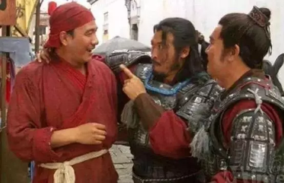 朱元璋衣冠不整去算命,寫了1個字,結果相士當場下跪高喊萬歲