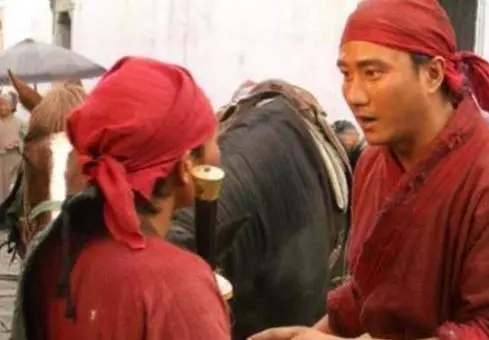 朱元璋衣冠不整去算命,寫了1個字,結果相士當場下跪高喊萬歲