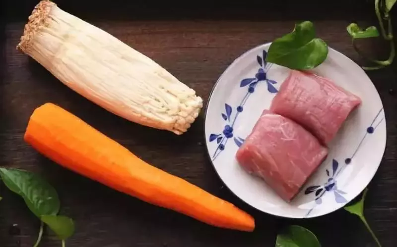 這道菜炒一炒十分鐘上桌,解餓還能抗疲勞,上班族別錯過啦!