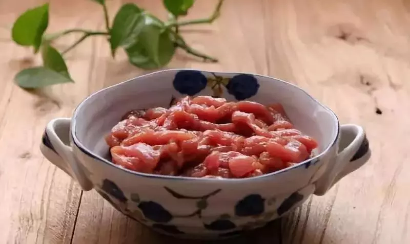 這道菜炒一炒十分鐘上桌,解餓還能抗疲勞,上班族別錯過啦!