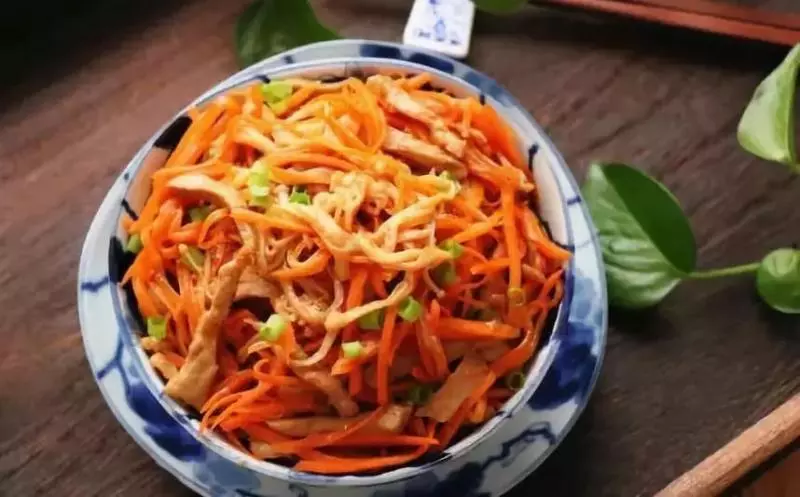 這道菜炒一炒十分鐘上桌,解餓還能抗疲勞,上班族別錯過啦!