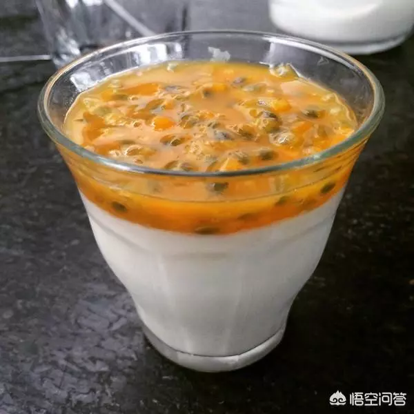 長期堅持吃酸奶拌火龍果加百香果,身體會有什麼變化?