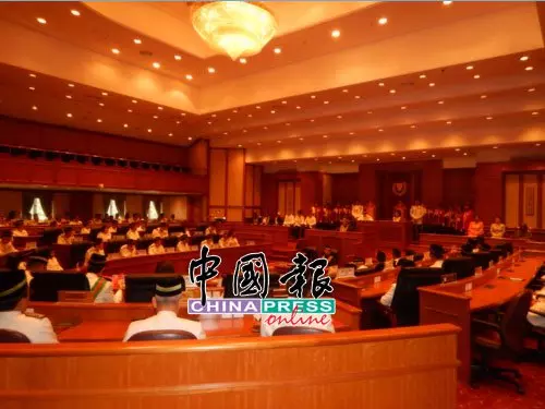 吉大臣政治秘書 薪水逾1萬5000令吉