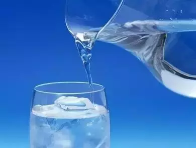 這樣喝水,遲早要攤上大事!越喝越胖,越喝濕氣越重……太可怕了