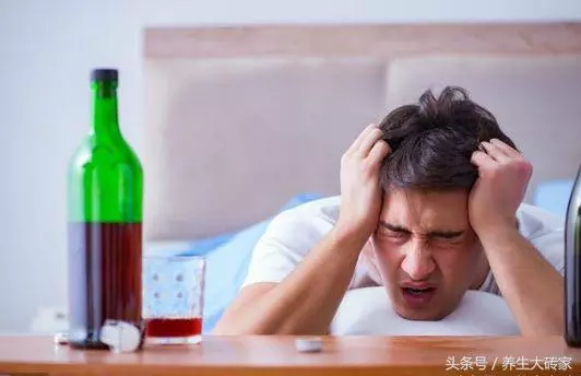 喝酒者,記住3句話,多喝3種水,少做3件事,保護肝臟,更健康