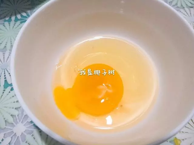 一塊雞胸肉變身一盤大雞排，步驟詳細，讓您在家吃到放心雞排