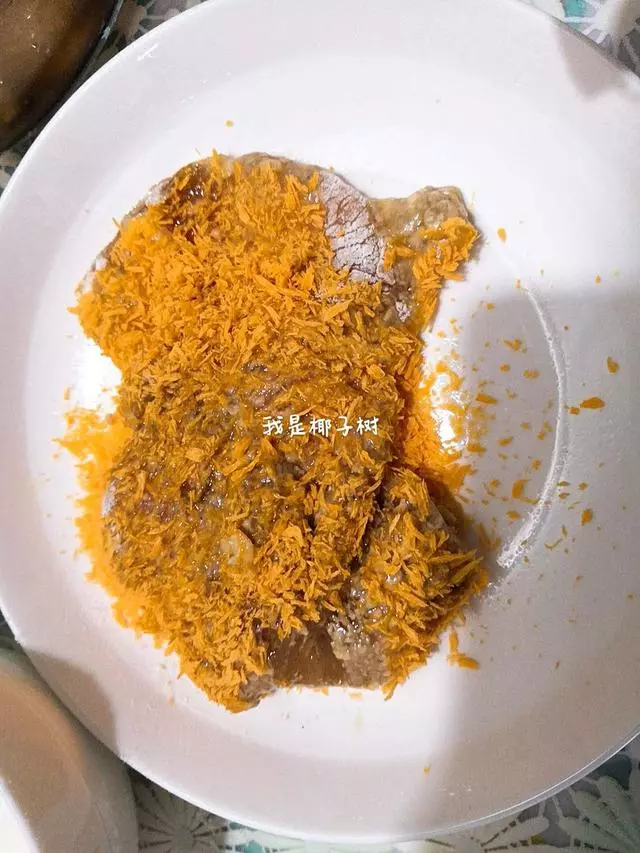 一塊雞胸肉變身一盤大雞排，步驟詳細，讓您在家吃到放心雞排
