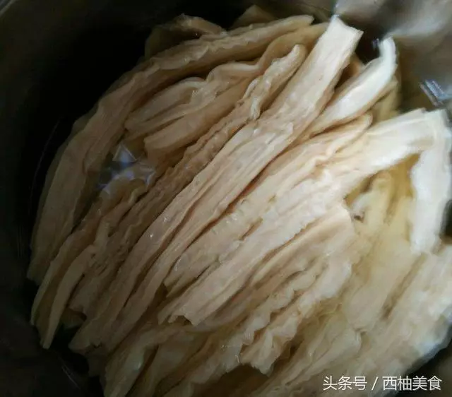 紅燒腐竹的做法是怎樣的？這個方法一定得學學，好吃開胃，很下飯