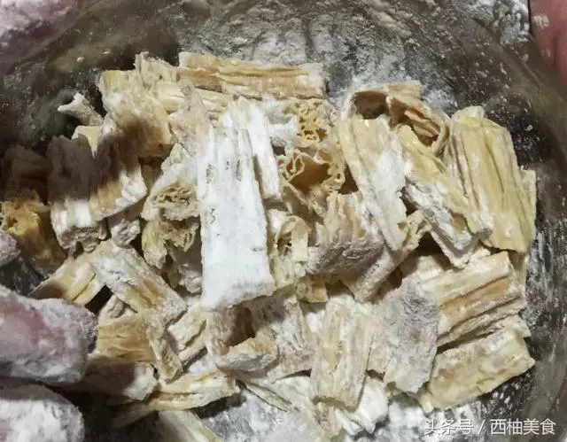 紅燒腐竹的做法是怎樣的？這個方法一定得學學，好吃開胃，很下飯