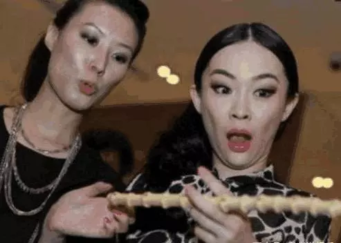 明星的「尷尬」瞬間,看到最後一張,我實在沒忍住!