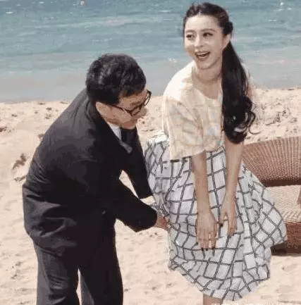 明星的「尷尬」瞬間,看到最後一張,我實在沒忍住!