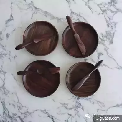 她將別人丟棄的廢木變成全世界賣斷貨的藝術品,顏值爆表卻拒當模