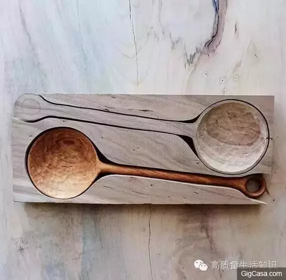 她將別人丟棄的廢木變成全世界賣斷貨的藝術品,顏值爆表卻拒當模