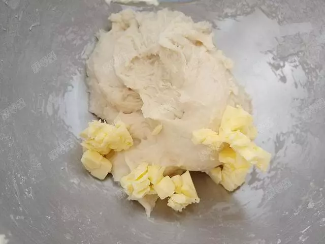 詳細步驟教您做吐司,香甜可口,超柔軟能拉絲,跟著做,一次成功!