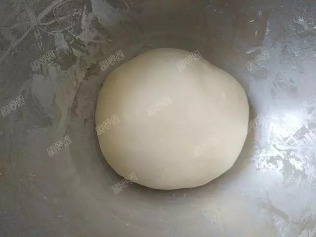 詳細步驟教您做吐司,香甜可口,超柔軟能拉絲,跟著做,一次成功!