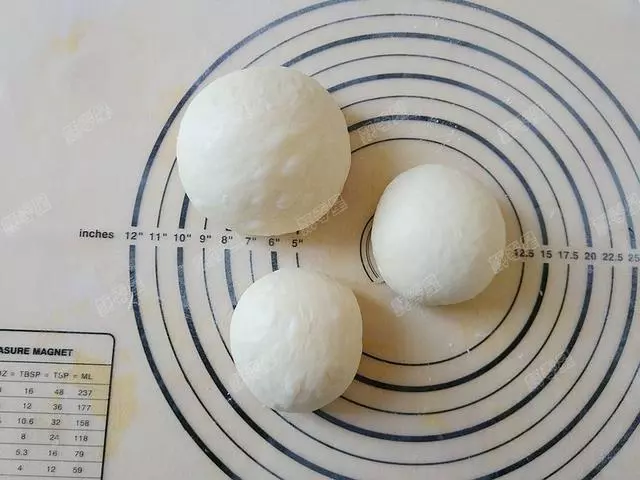 詳細步驟教您做吐司,香甜可口,超柔軟能拉絲,跟著做,一次成功!