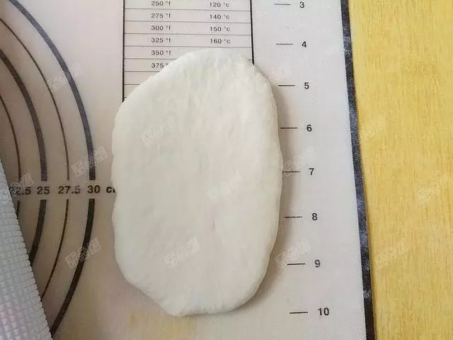 詳細步驟教您做吐司,香甜可口,超柔軟能拉絲,跟著做,一次成功!
