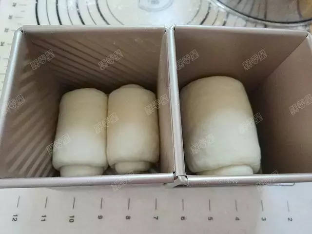 詳細步驟教您做吐司,香甜可口,超柔軟能拉絲,跟著做,一次成功!