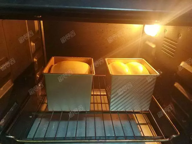 詳細步驟教您做吐司,香甜可口,超柔軟能拉絲,跟著做,一次成功!