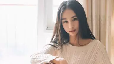 女子睡前玩手機,突然接到微信視頻邀請,無意中點開,淚流滿面