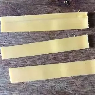 吐司剩下的邊角料還能這樣做?酥脆香甜,比薯片還好吃!