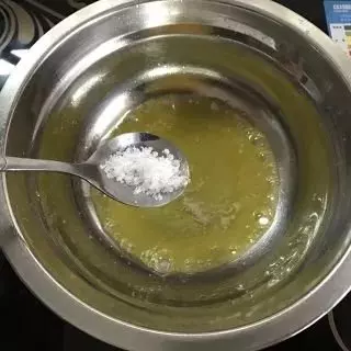 吐司剩下的邊角料還能這樣做?酥脆香甜,比薯片還好吃!
