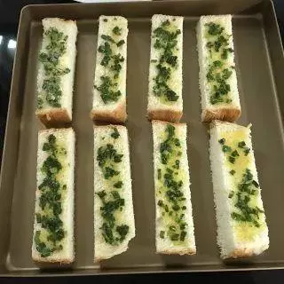 吐司剩下的邊角料還能這樣做?酥脆香甜,比薯片還好吃!