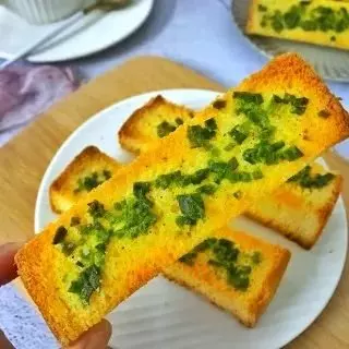 吐司剩下的邊角料還能這樣做?酥脆香甜,比薯片還好吃!