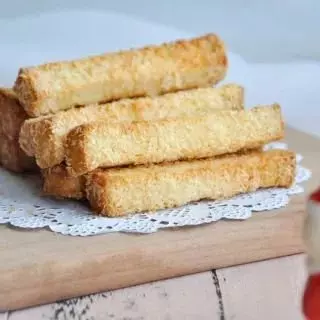 吐司剩下的邊角料還能這樣做?酥脆香甜,比薯片還好吃!